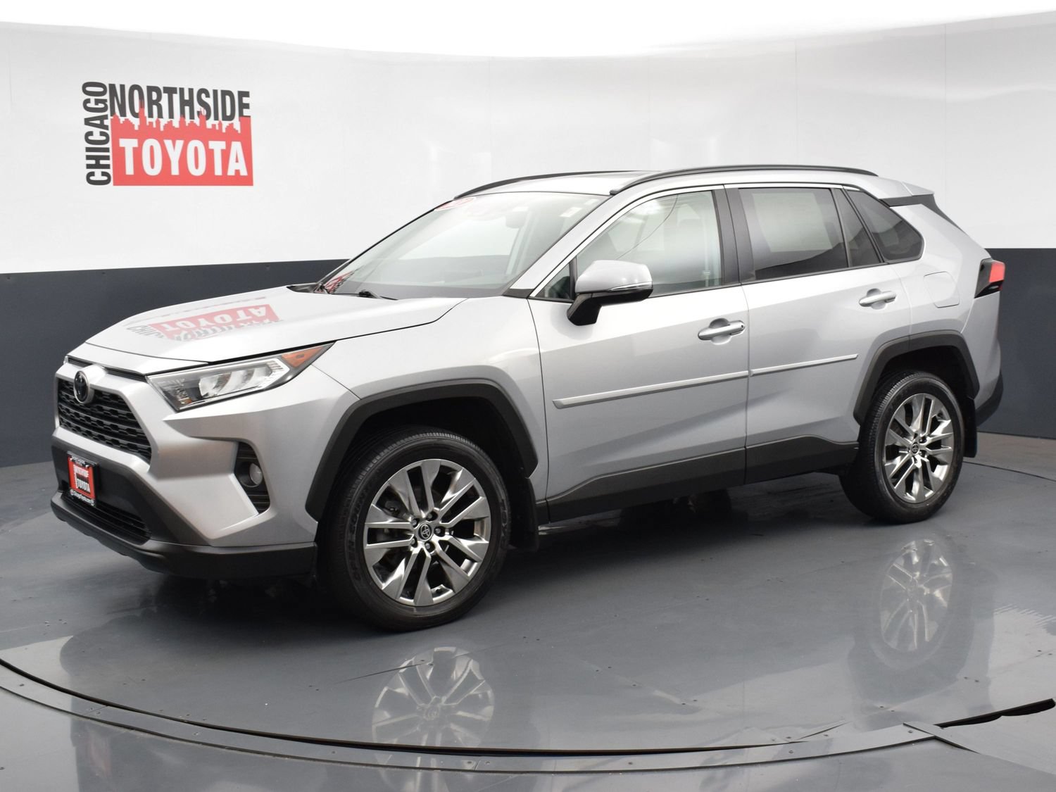 Used 2021 Toyota RAV4 XLE Premium AWD/4WD image 8