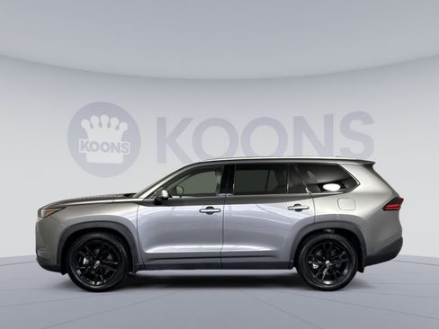 Used 2025 Toyota Grand Highlander AWD image 2
