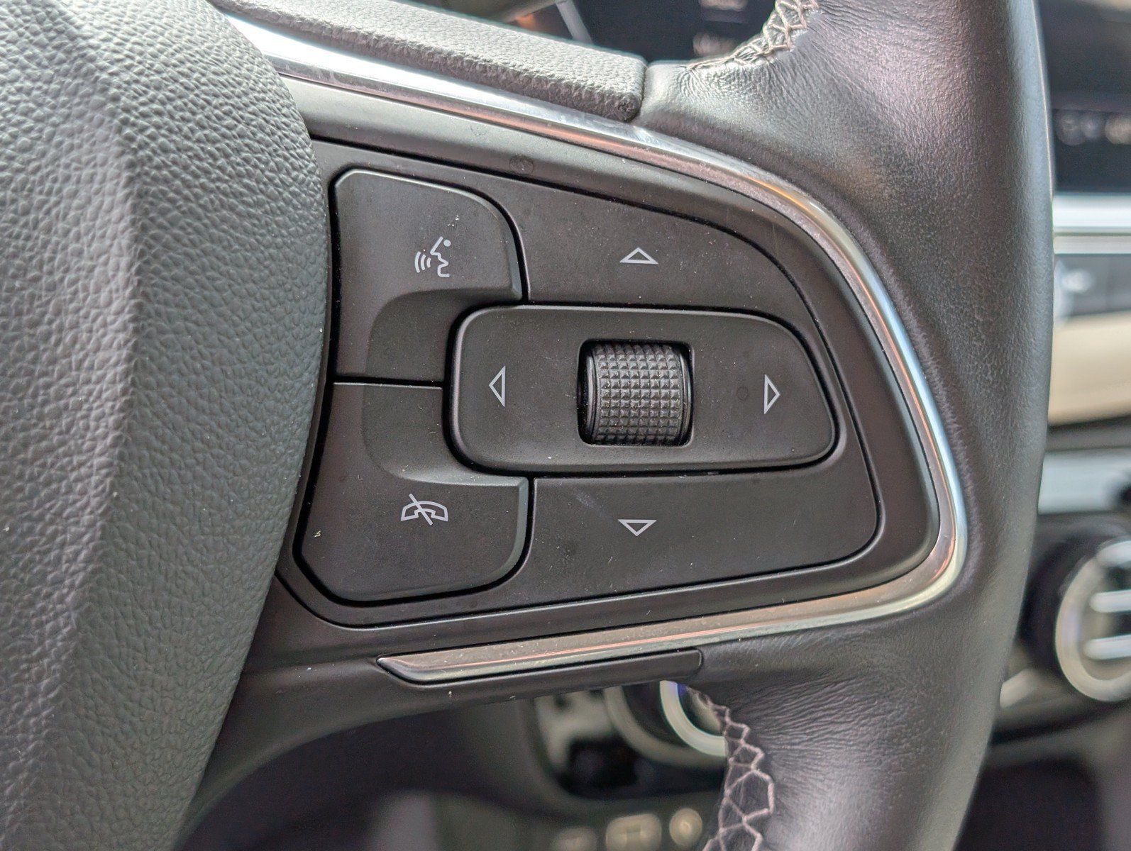 Used 2022 Buick Encore GX Essence w/ Advanced Technology Package AWD/4WD image 24
