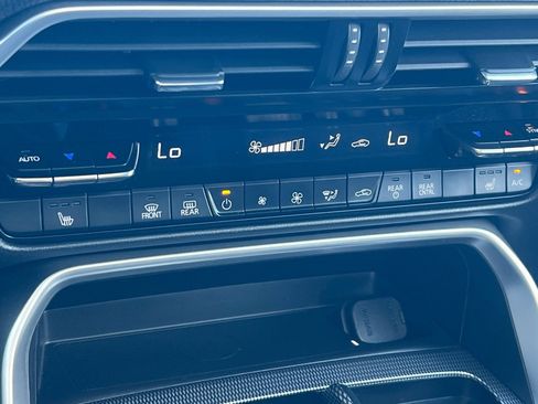 Certified 2025 MAZDA CX-70 Plug-In Hybrid w/ Premium Pkg image 18