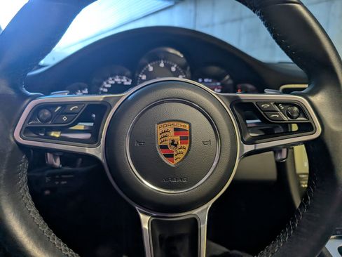 Used 2018 Porsche 911 Carrera 4S image 33
