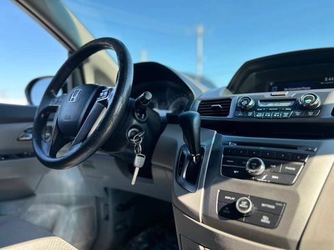 Used 2015 Honda Odyssey LX image 40