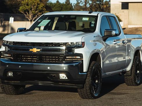 Used 2019 Chevrolet Silverado 1500 LT w/ Convenience Package image 6