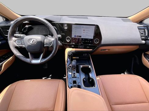 Used 2025 Lexus NX 250 FWD w/ Towing Package (2000 Lbs) image 13
