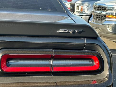 Used 2015 Dodge Challenger SRT Hellcat image 26
