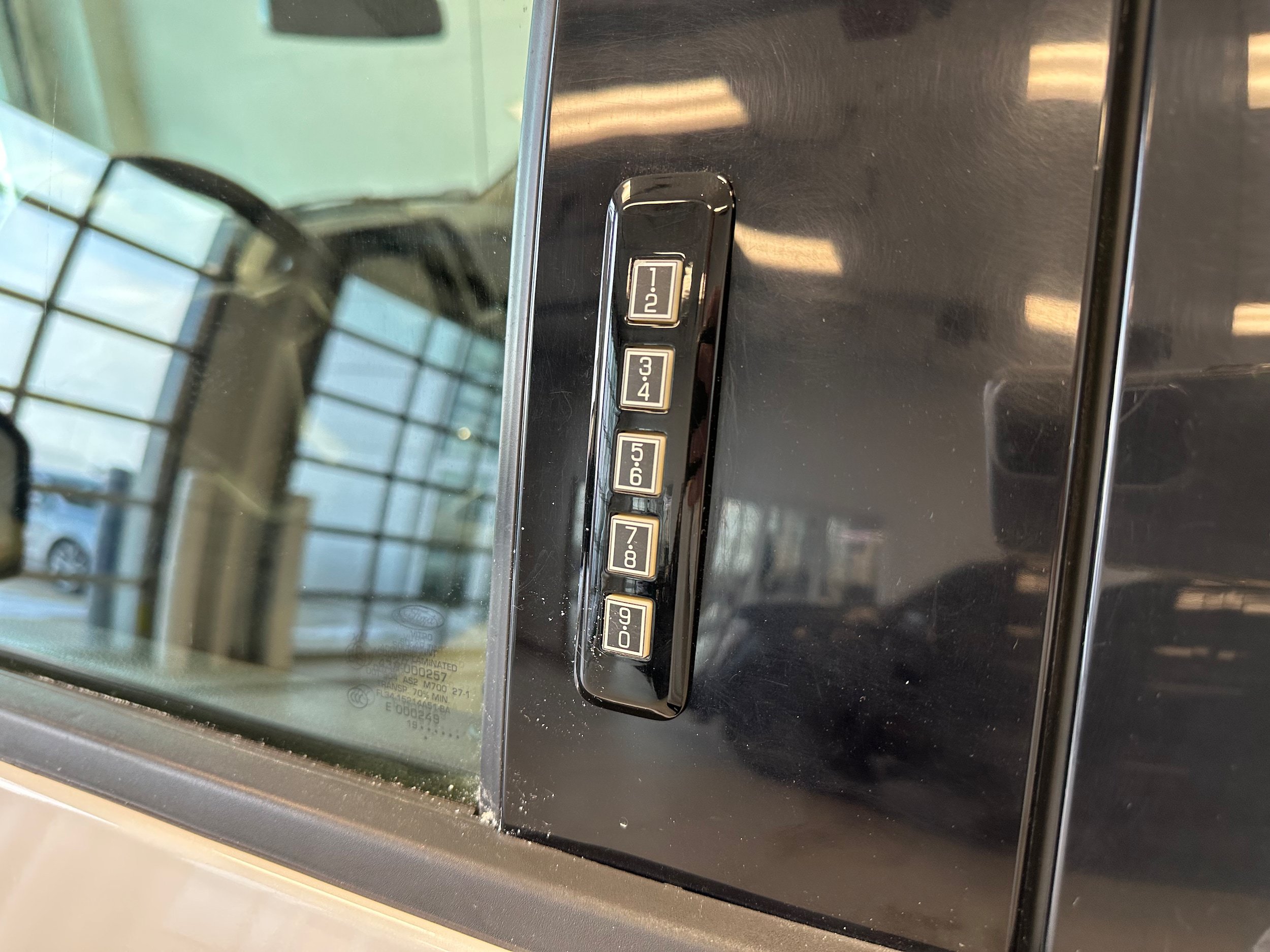 Used 2019 Ford F150 Lariat AWD/4WD image 9