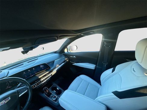 Used 2024 Cadillac XT4 Sport image 24