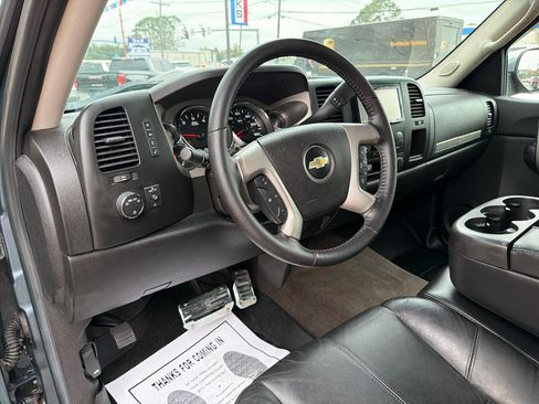 Used 2009 Chevrolet Silverado 1500 LT w/ Regional Value Package image 16