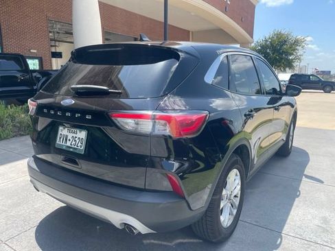 Used 2022 Ford Escape SE w/ Convenience Package FWD image 3