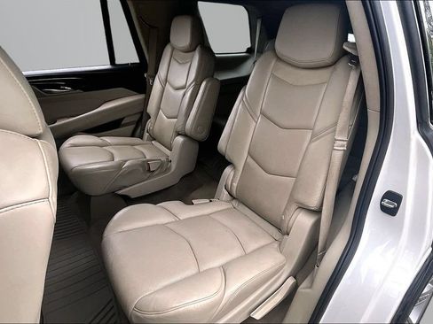 Used 2020 Cadillac Escalade Luxury AWD/4WD image 22