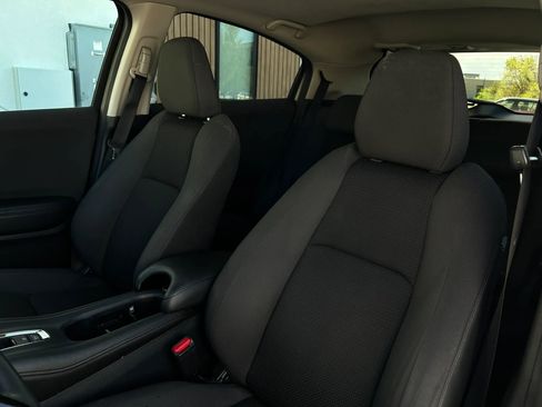 Used 2022 Honda HR-V EX image 9