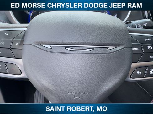 New 2027 Chrysler Pacifica Select AWD/4WD image 26