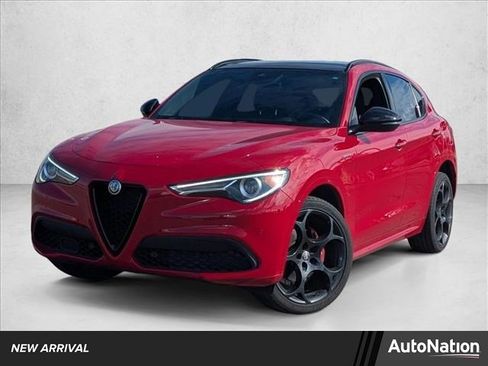 Used 2022 Alfa Romeo Stelvio Veloce image 1