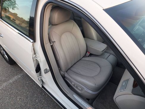 Used 2007 Buick Lucerne CXL w/ Luxury Package FWD image 17