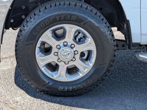 Used 2024 RAM 2500 Big Horn image 10