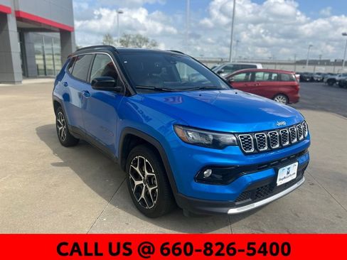 Used 2025 Jeep Compass Limited AWD/4WD image 4