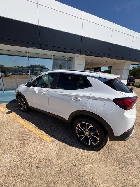 Used 2021 Buick Encore GX Select FWD image 21