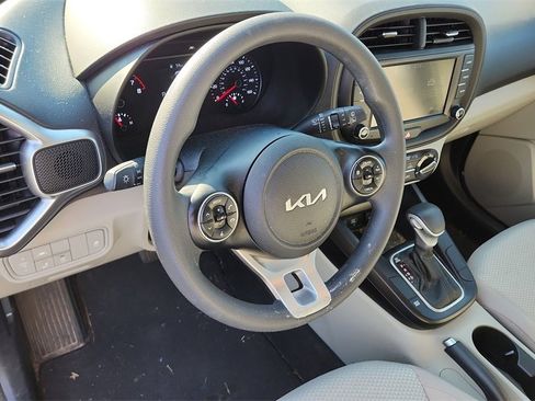 Used 2022 Kia Soul LX w/ Technology Package image 18