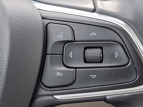 Used 2023 Buick Envision Avenir image 23