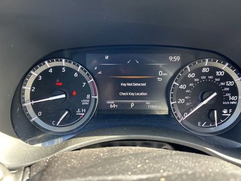 Used 2021 Toyota Highlander Limited image 13