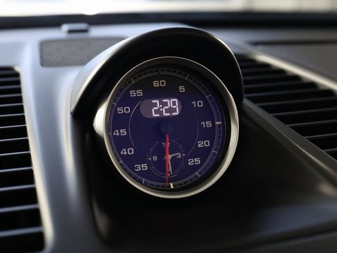 Used 2018 Porsche 911 Turbo image 42