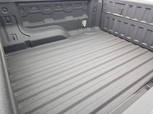 Used 2024 Chevrolet Colorado Z71 w/ Z71 Convenience Package 2 image 11