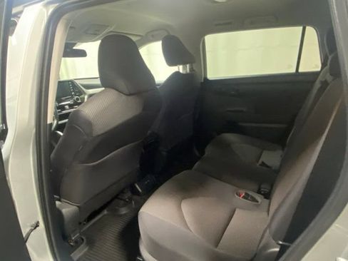 Used 2021 Toyota Highlander LE AWD/4WD image 13