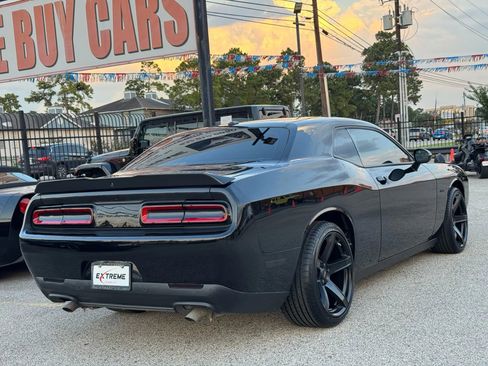 Used 2023 Dodge Challenger R/T w/ Blacktop Package image 9