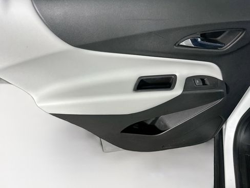 Used 2018 Chevrolet Equinox LS FWD image 25