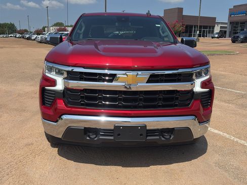 Used 2024 Chevrolet Silverado 1500 LT AWD/4WD image 2
