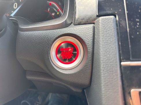 Used 2018 Honda Civic Type R image 19