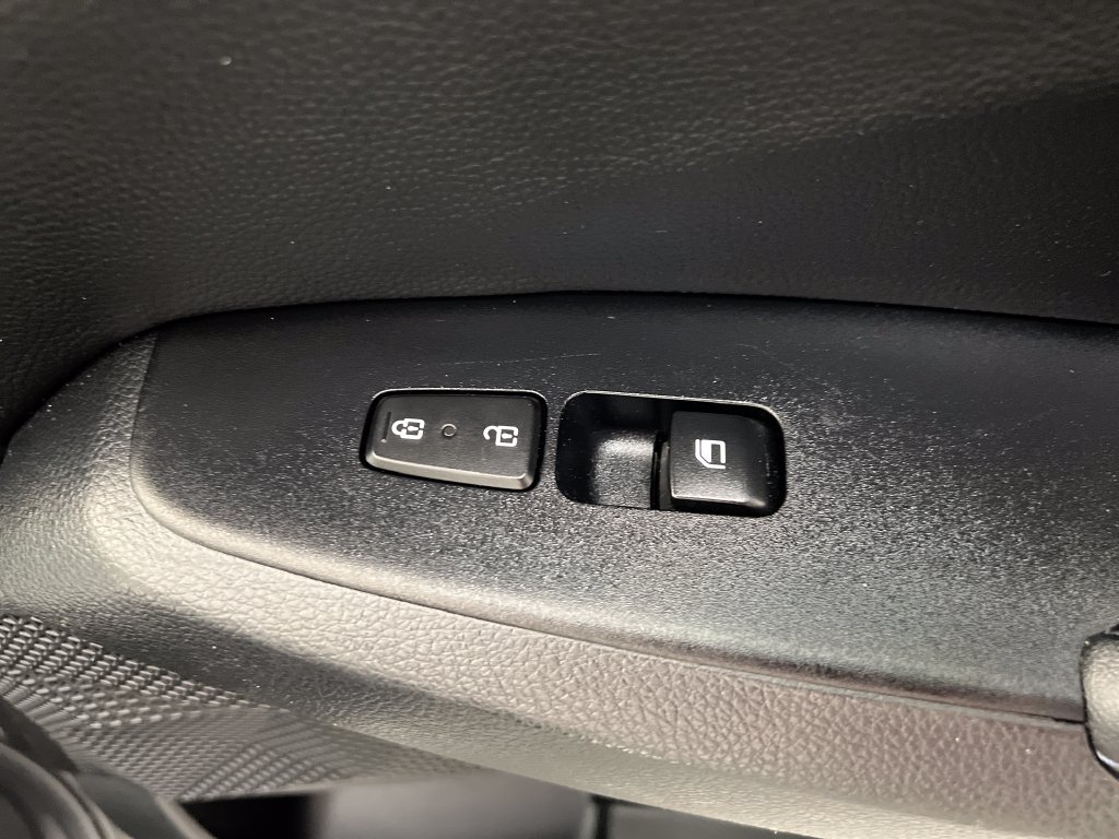 Used 2023 Kia Seltos S w/ Navigation Package AWD/4WD image 31