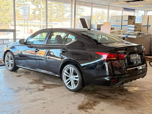 Used 2020 Nissan Altima 2.5 SR image 9