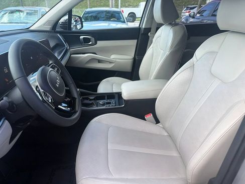 Used 2024 Kia Sorento S w/ Panoramic Sunroof Package FWD image 8