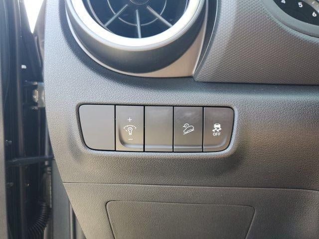 Used 2022 Hyundai Kona SEL FWD image 32