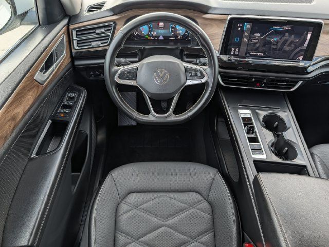 Used 2024 Volkswagen Atlas SE FWD image 12
