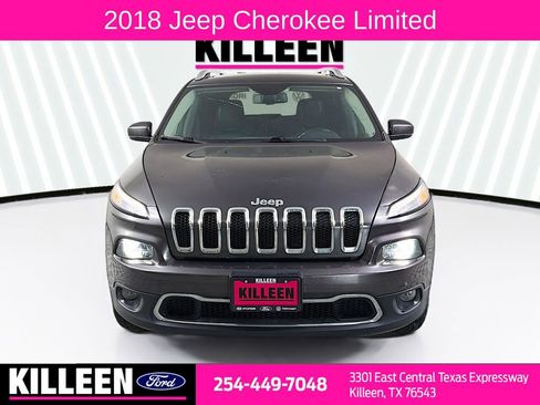 Used 2018 Jeep Cherokee Limited AWD/4WD image 2