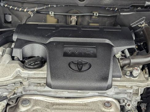 Used 2017 Toyota RAV4 SE image 10