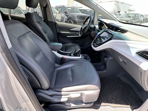 Used 2021 Chevrolet Bolt Premier w/ Infotainment Package FWD image 15