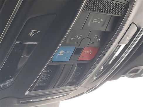 New 2025 Jeep Grand Cherokee L Altitude image 31