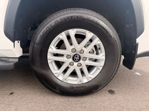 Used 2025 Toyota Sequoia SR5 AWD/4WD image 11