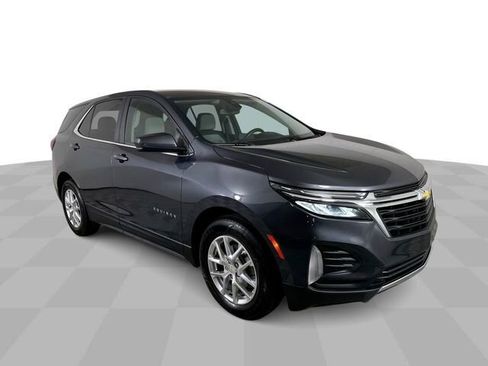 Used 2022 Chevrolet Equinox LT image 2