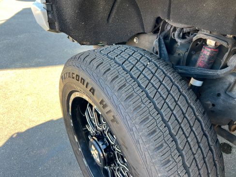 Used 2019 Chevrolet Silverado 2500 LT w/ Custom Sport Edition image 24