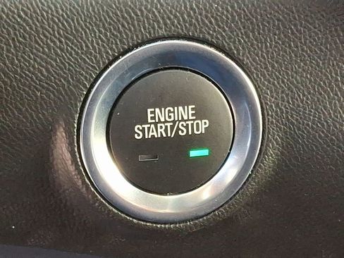 Used 2023 GMC Terrain SLE w/ Driver Convenience Package image 22