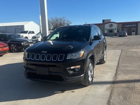 Used 2018 Jeep Compass Latitude w/ Popular Equipment Group image 2
