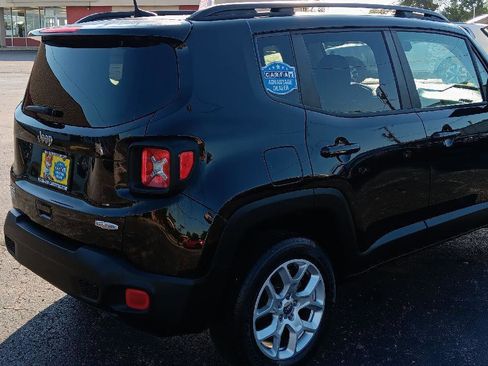 Used 2018 Jeep Renegade Latitude image 28