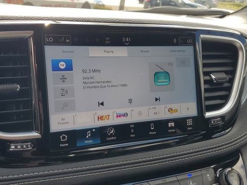 New 2026 Chrysler Pacifica Limited FWD image 13