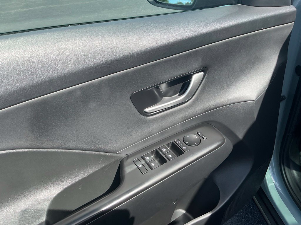 Certified 2024 Hyundai Kona Limited AWD/4WD image 17