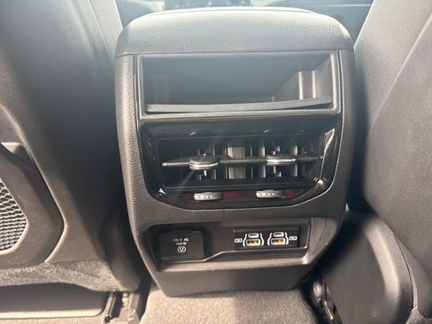 Used 2023 Jeep Grand Cherokee Laredo w/ Luxury Tech Group I AWD/4WD image 7