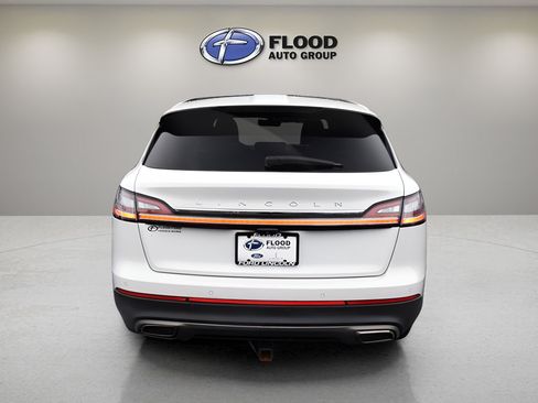 Used 2022 Lincoln Nautilus Reserve w/ Equipment Group 201A image 5